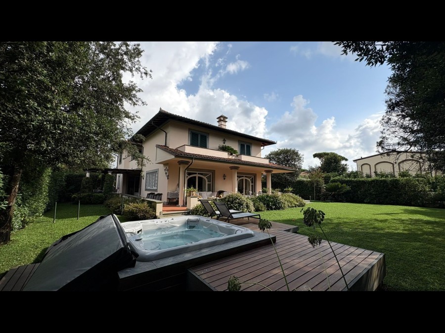4 Schlafzimmer Villa in Forte dei Marmi, Italy, Nr. 315839