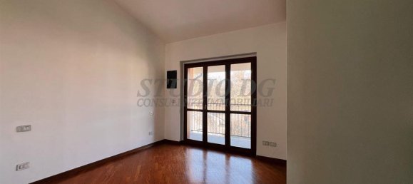 3 rooms Apartment in Limbiate, Italy No. 111498 11