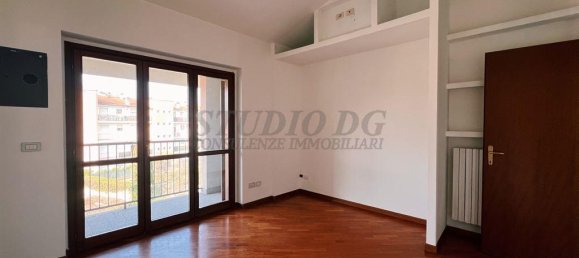 3 rooms Apartment in Limbiate, Italy No. 111498 12