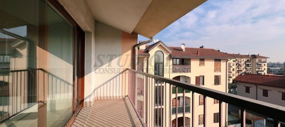 3 rooms Apartment in Limbiate, Italy No. 111498 15