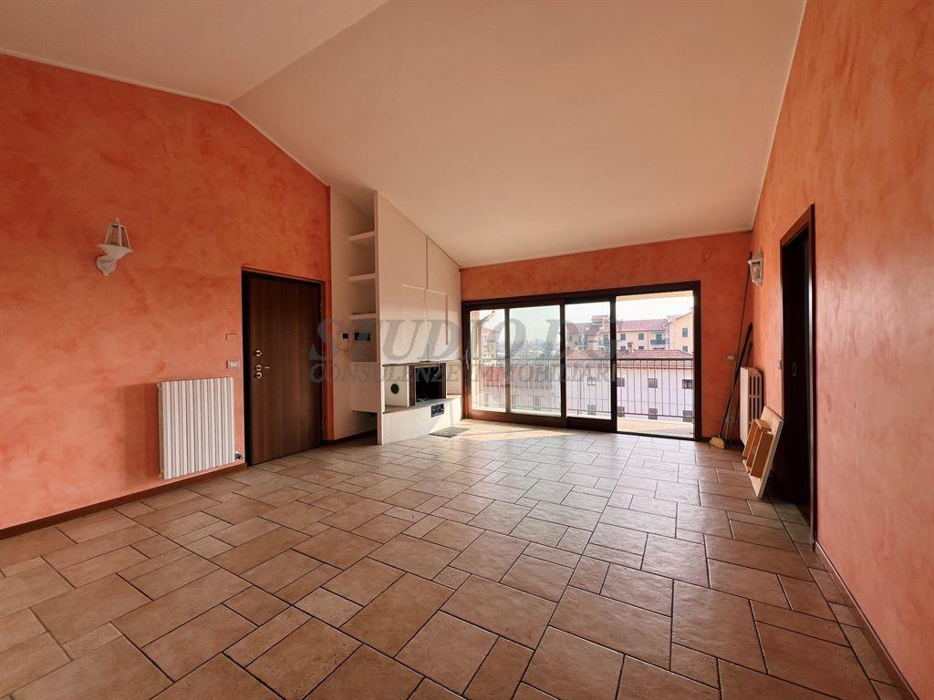 3 rooms Apartment in Limbiate, Italy No. 111498