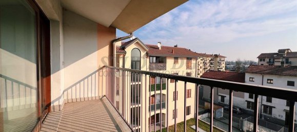 3 rooms Apartment in Limbiate, Italy No. 111498 16
