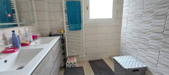 2 bedrooms House in Epernon, France No. 218633 3