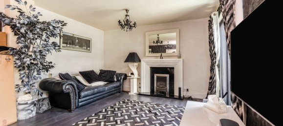 House in Cheadle Hulme, United Kingdom No. 2173 3