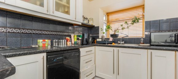 House in Cheadle Hulme, United Kingdom No. 2173 5