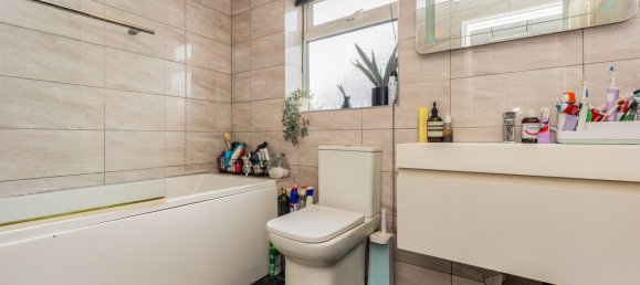 House in Cheadle Hulme, United Kingdom No. 2173 13