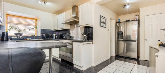 House in Cheadle Hulme, United Kingdom No. 2173 4