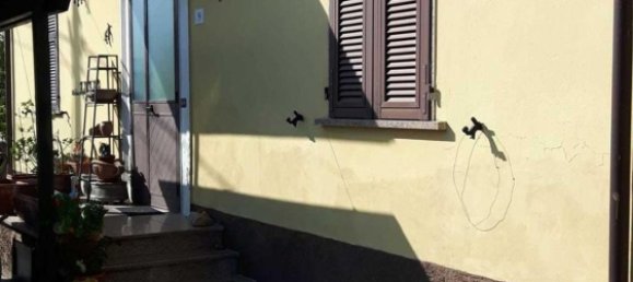 7 rooms House in Carrara, Italy No. 50637 9