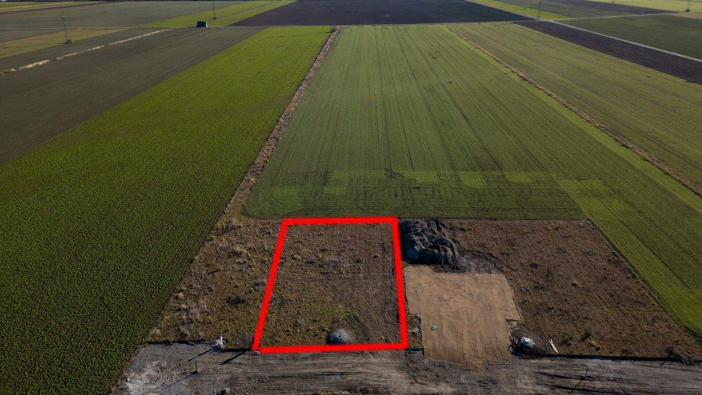  Land in Pottendorf, Austria No. 166043