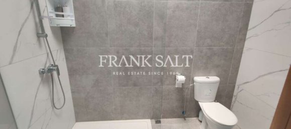 2 bedrooms Penthouse in Saint Paul's Bay, Malta No. 10957 8