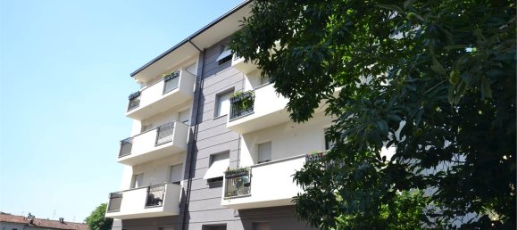 2 bedrooms Apartment in Monza, Italy No. 264501 2