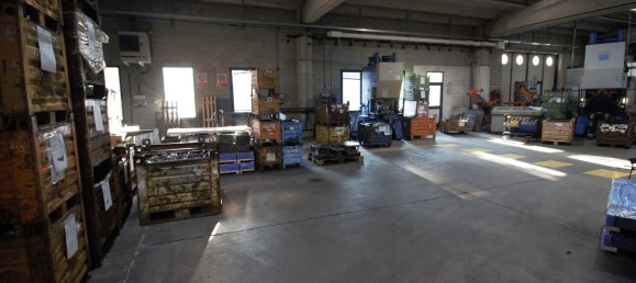 Lagerhaus in Ballabio, Italy 1200m², Nr. 336451 13