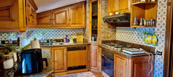 5 rooms Apartment in Todi, Italy No. 286696 2