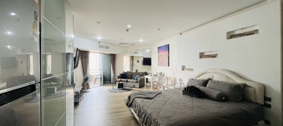 1 bedroom Condo in Pattaya, Thailand No. 11064 10