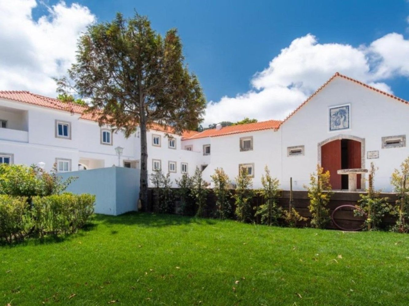 14 bedrooms House for sale in Colares, Sintra, Lisbon, Portugal № 144648