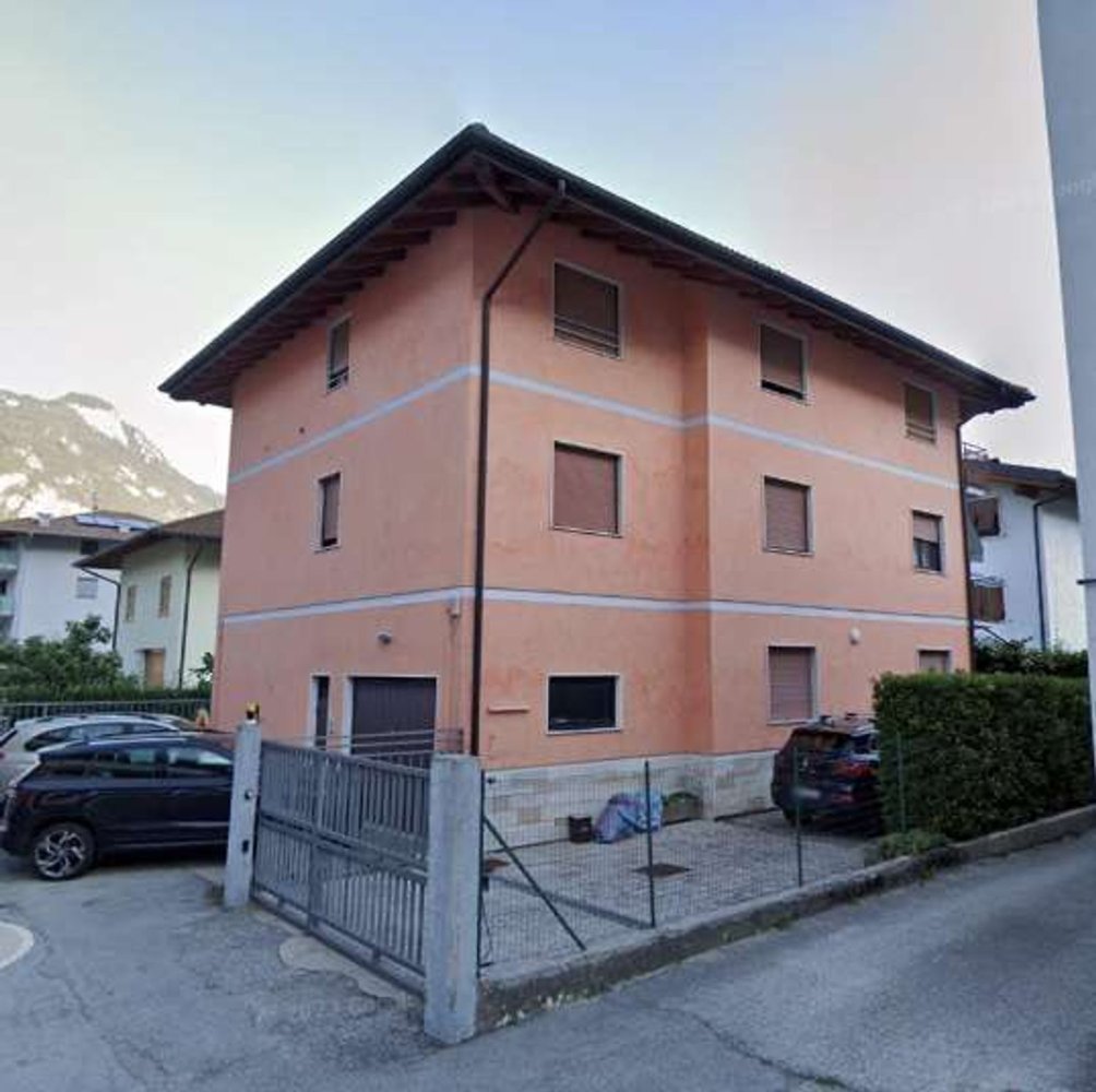 Apartamento de 4 dormitorios en Trento, Italy No. 343901