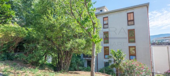 2 bedrooms Apartment in Trieste, Italy No. 310479 2