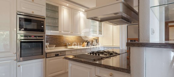 4 bedrooms Apartment in Estepona, Spain No. 182523 18