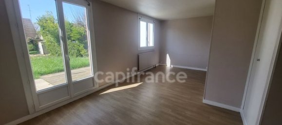 3 bedrooms House in Auvers-sur-Oise, France No. 318159 2