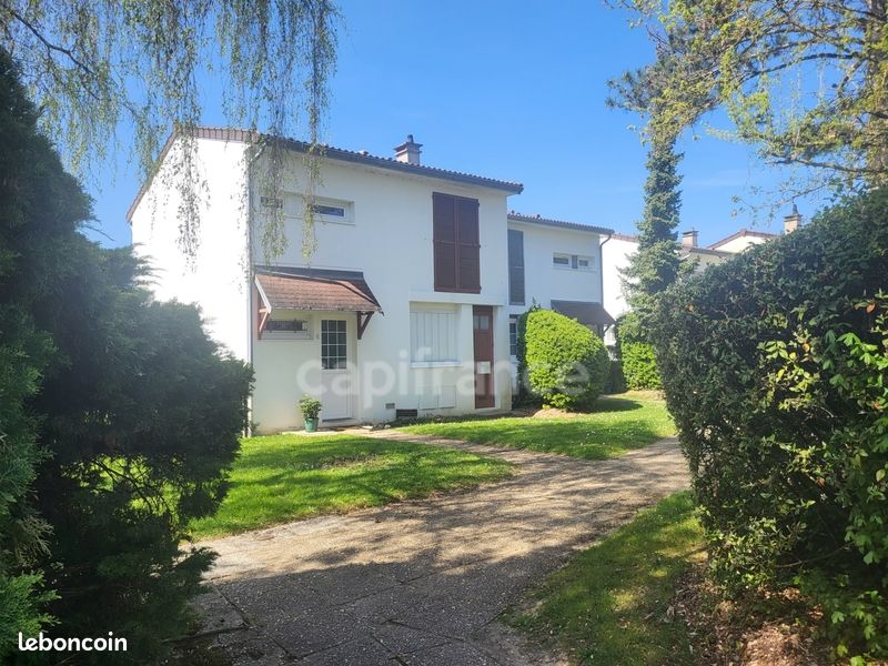3 bedrooms House in Auvers-sur-Oise, France No. 318159