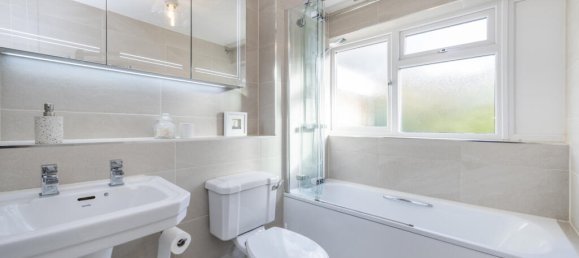 4 bedrooms House in Roehampton, United Kingdom No. 9030 8