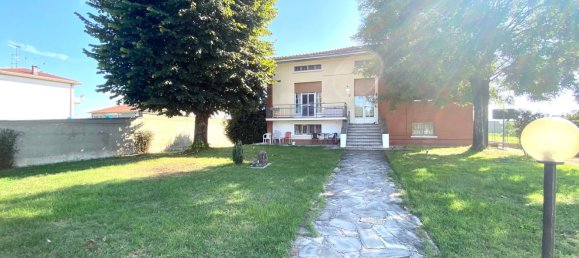 Villa de 4 dormitorios en Noceto, Italy No. 352589 8