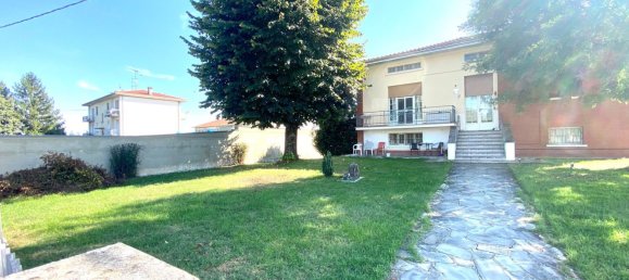 Villa de 4 dormitorios en Noceto, Italy No. 352589 9