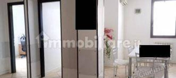 4 rooms Office in Rovigo, Italy No. 307464 7
