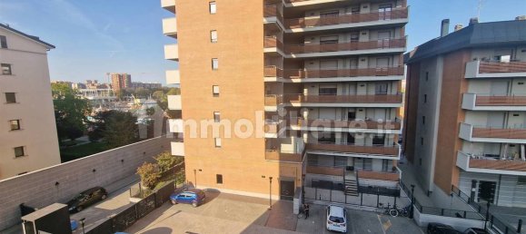2 bedrooms Penthouse in Sesto San Giovanni, Italy No. 56311 2