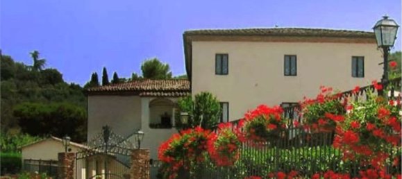 Edifício em Castiglione del Lago, Italy 50000 m² N.º 85608 2