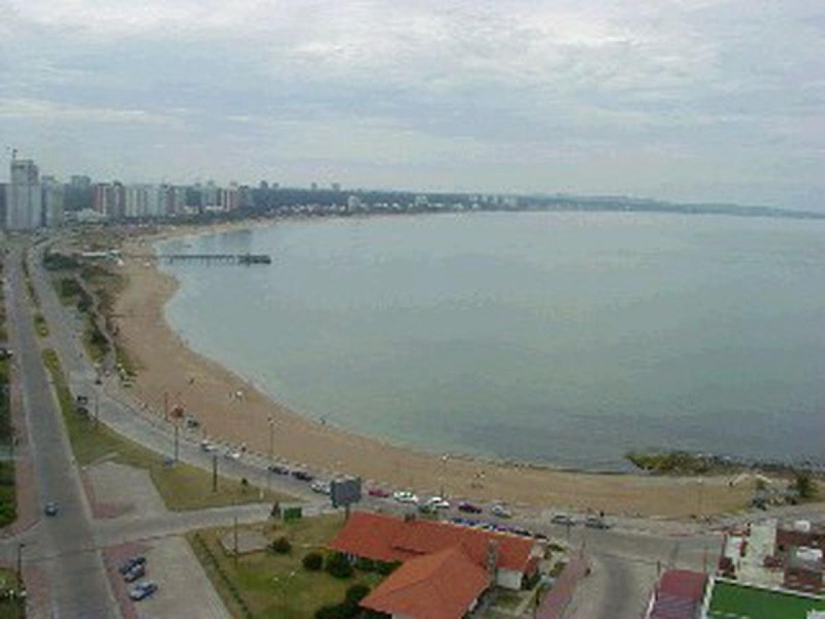 3 bedrooms Apartment in Maldonado, Uruguay No. 817