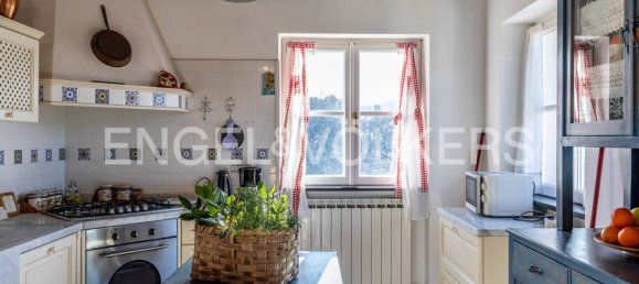 3 bedrooms Apartment in Castiglione Chiavarese, Italy No. 127813 2
