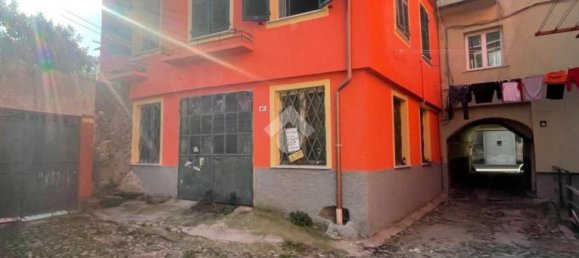 3 bedrooms Apartment in Genoa, Italy No. 173704 2