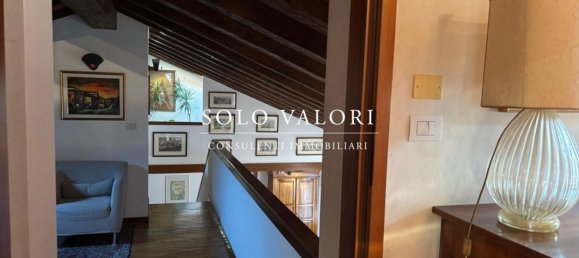 6 rooms Penthouse in Castelfranco Veneto, Italy No. 60873 4