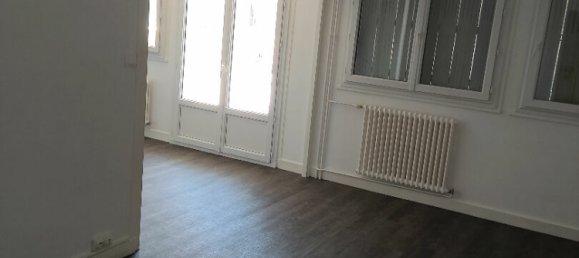 2 bedrooms Apartment in Bourg-en-Bresse, France No. 362083 3