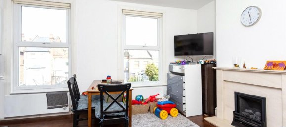 2 bedrooms Apartment in North Finchley, United Kingdom No. 3647 3