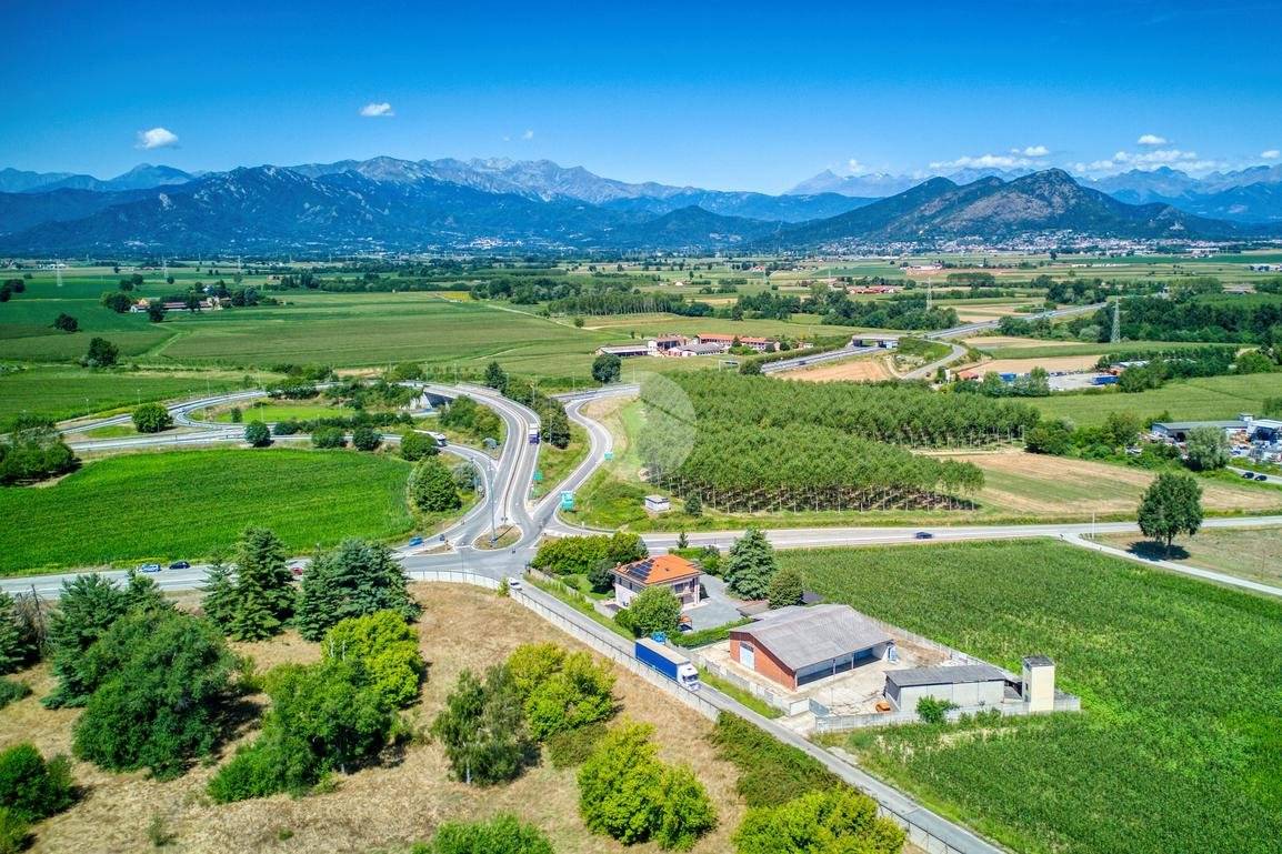 Entrepôt à Volvera, Italy 700m² No. 264973