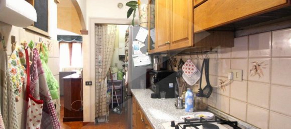 5 rooms Apartment in Calcinaia, Italy No. 27019 14