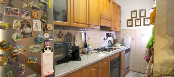 5 rooms Apartment in Calcinaia, Italy No. 27019 13