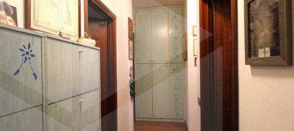 5 rooms Apartment in Calcinaia, Italy No. 27019 25