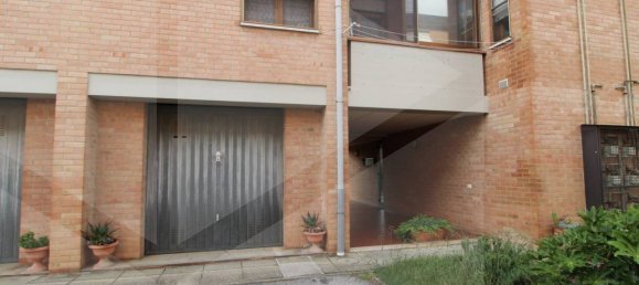 5 rooms Apartment in Calcinaia, Italy No. 27019 3