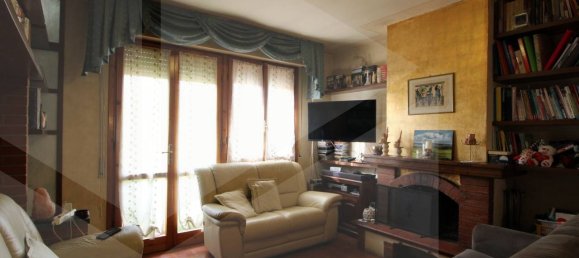 5 rooms Apartment in Calcinaia, Italy No. 27019 6