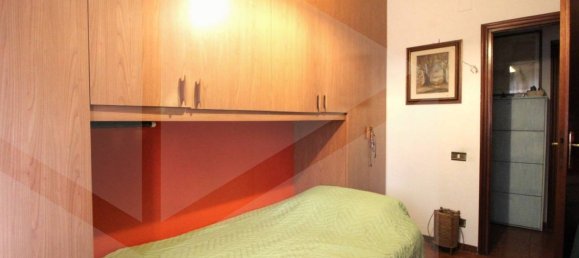 5 rooms Apartment in Calcinaia, Italy No. 27019 22