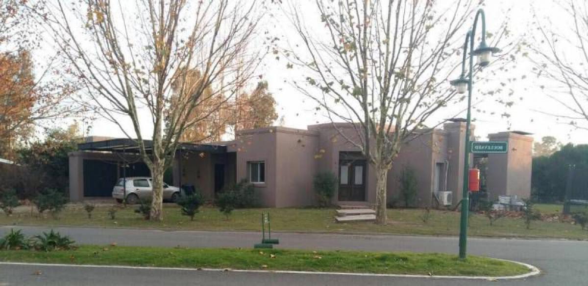 Casa T3 em Pilar, Argentina N.º 74101