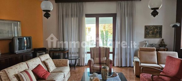 3 Schlafzimmer Villa in Tombolo, Italy, Nr. 358889 8