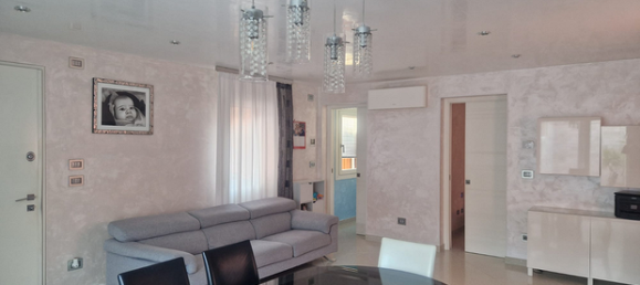 3 rooms Apartment in Venice, Italy No. 255285 2