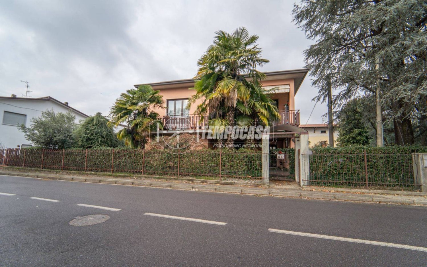 2 bedrooms Villa in Cassano Magnago, Italy No. 141558