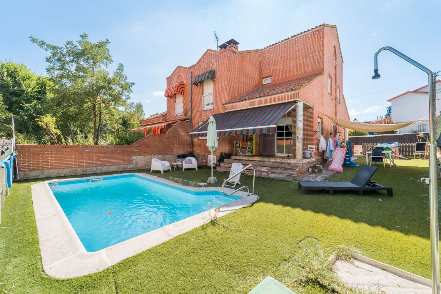 4 bedrooms House in Sevilla la Nueva, Spain No. 178587