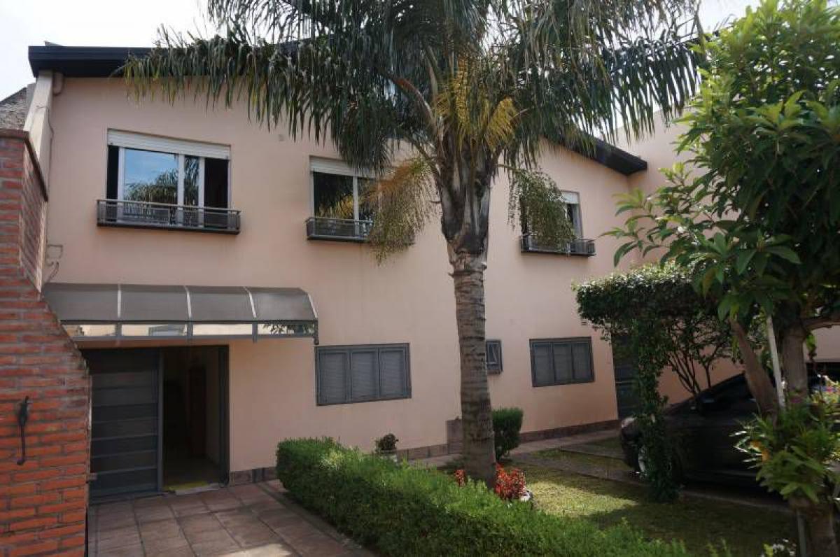 4 bedrooms House in Moron, Argentina No. 9264