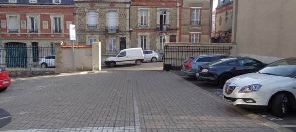 3160m² Office in Epernay, France No. 88859 10